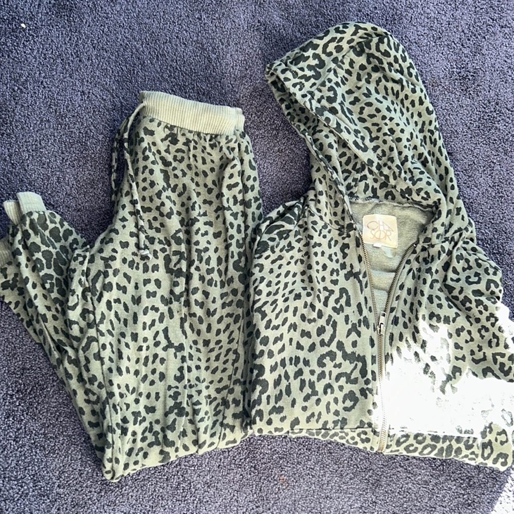 Chaser matching set hoodie size XS and jogger size S